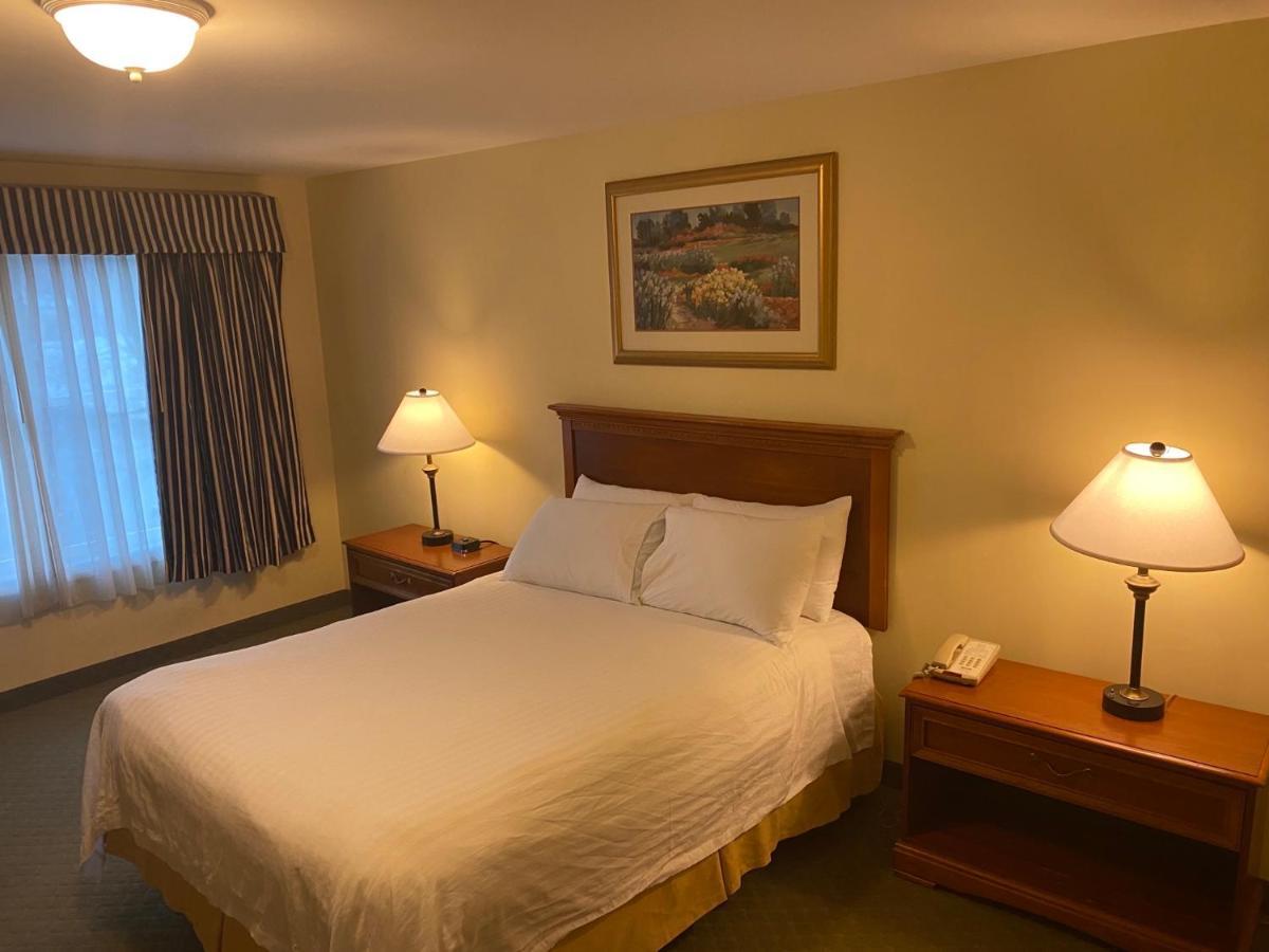 White River Inn & Suites Вайт-Рівер-Джанкшен Екстер'єр фото