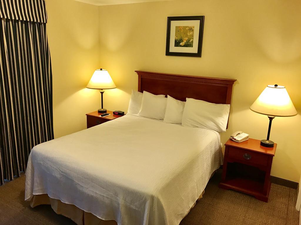 White River Inn & Suites Вайт-Рівер-Джанкшен Екстер'єр фото