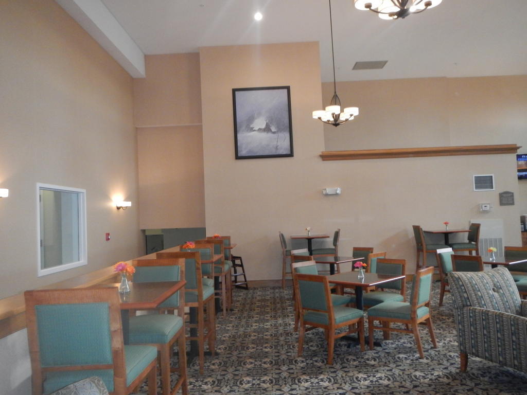 White River Inn & Suites Вайт-Рівер-Джанкшен Екстер'єр фото